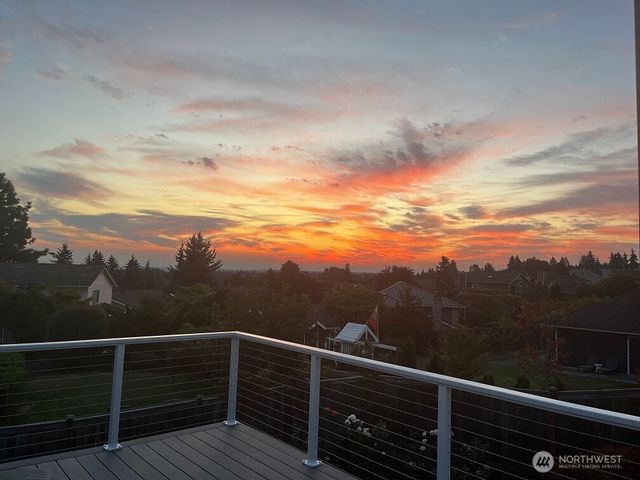 1860 Overview Drive NE, Tacoma, WA 98422
