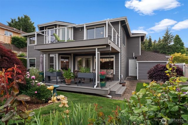 1860 Overview Drive NE, Tacoma, WA 98422