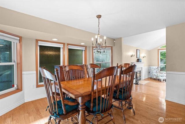 1860 Overview Drive NE, Tacoma, WA 98422