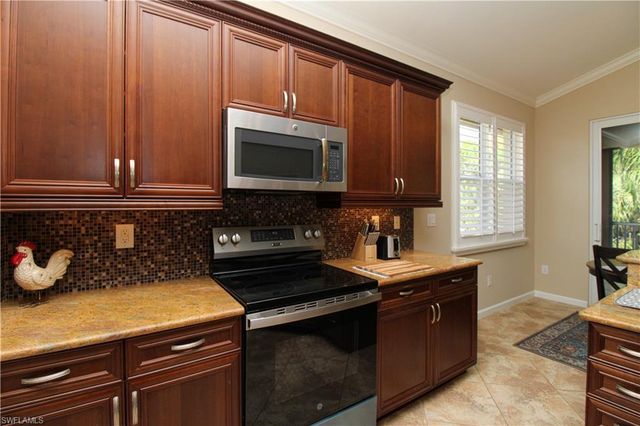 6657 Alden Woods CIR # 201, Naples, FL 34113