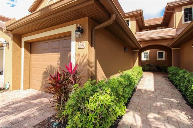 6657 Alden Woods CIR # 201, Naples, FL 34113