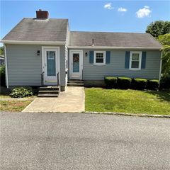 17 Navarre Street, West Warwick, RI 02893