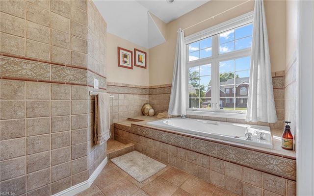 2124 Bierce DR, Virginia Beach, VA 23454