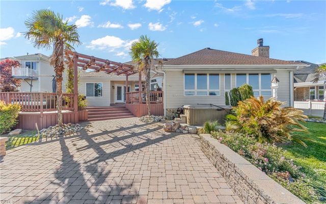 2124 Bierce DR, Virginia Beach, VA 23454