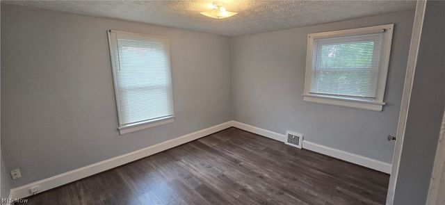 914 Dan Street, Akron, OH 44310