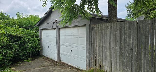 914 Dan Street, Akron, OH 44310