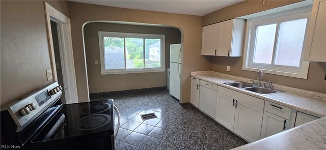 914 Dan Street, Akron, OH 44310