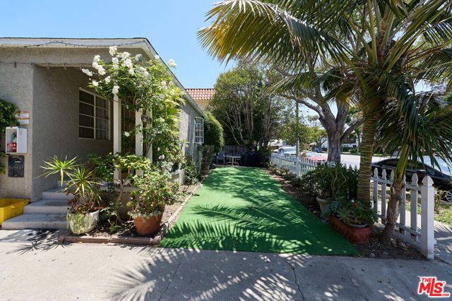 12029 Washington Place, Los Angeles, CA 90066