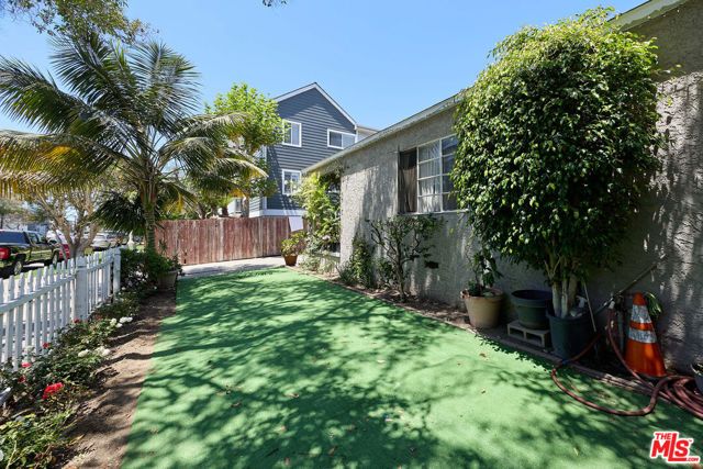 12029 Washington Place, Los Angeles, CA 90066