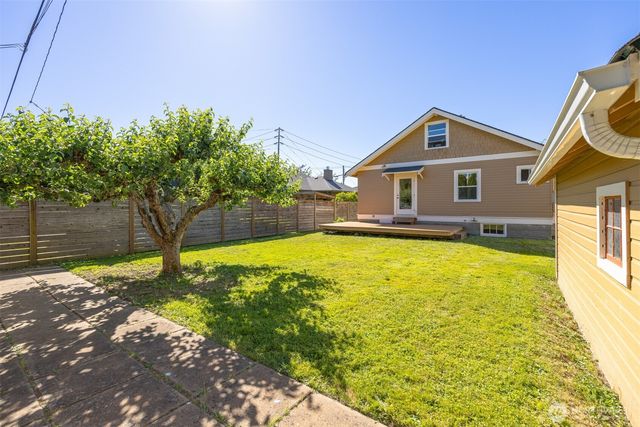 2110 G Street, Bellingham, WA 98225