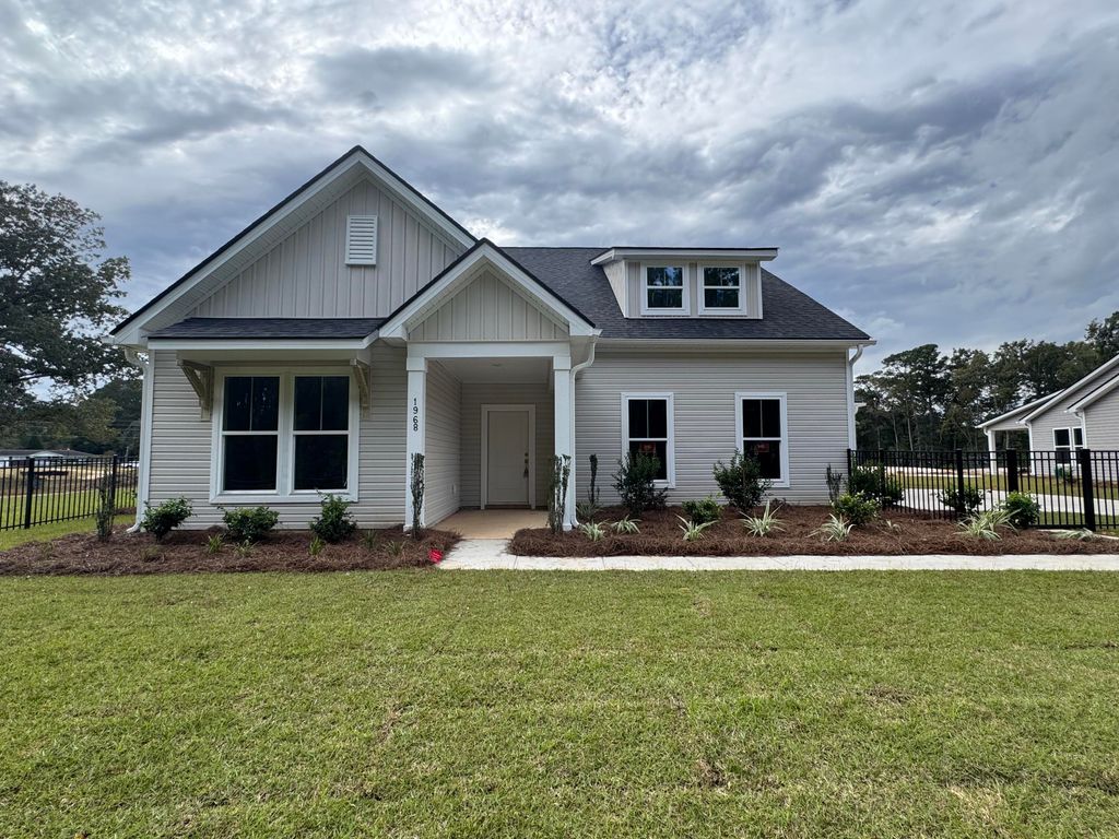1968 Central Avenue, Summerville, SC 29483