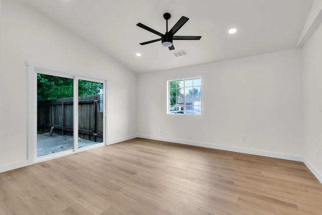 3500 Cypress St, Sacramento, CA 95838