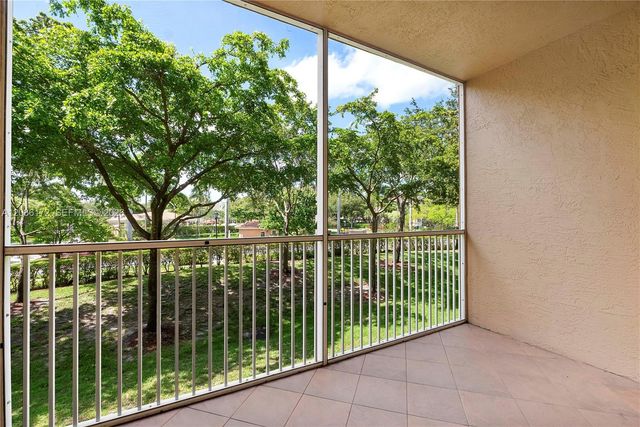 7715 Yardley Drive 212, Tamarac, FL 33321