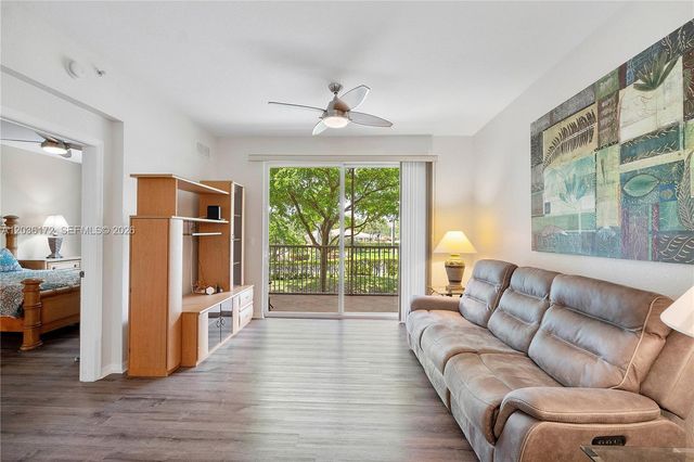 7715 Yardley Drive 212, Tamarac, FL 33321