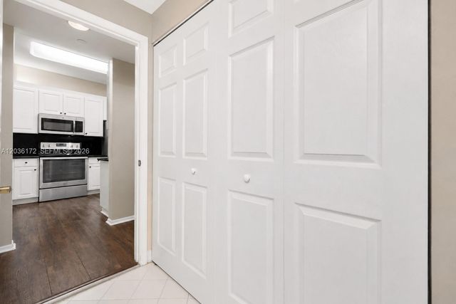 7715 Yardley Drive 212, Tamarac, FL 33321