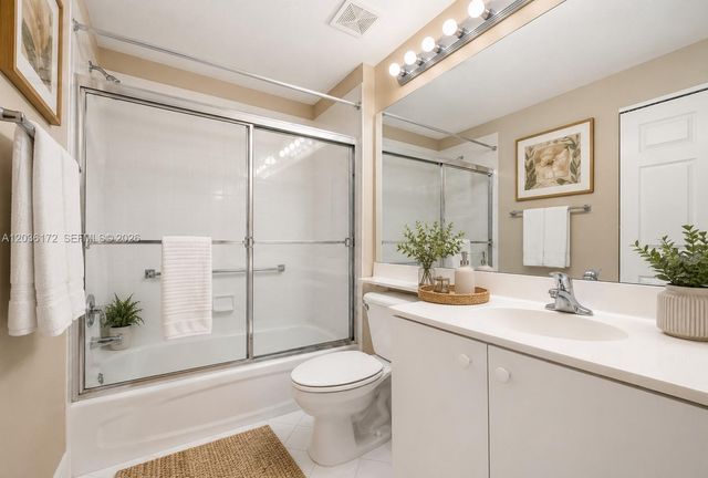 7715 Yardley Drive 212, Tamarac, FL 33321