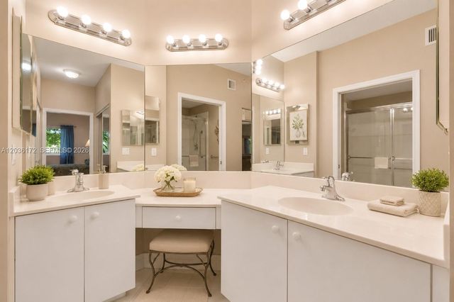7715 Yardley Drive 212, Tamarac, FL 33321
