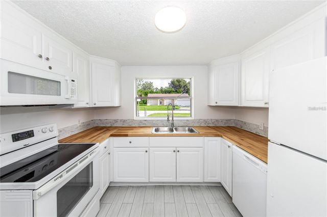 15 PALMIRA ROAD, Debary, FL 32713