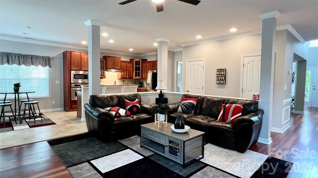 2413 Merryvale Way N, Waxhaw, NC 28173