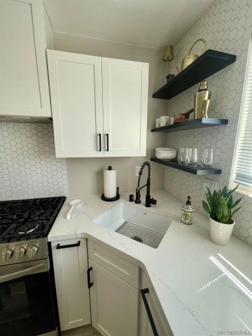 1959 Montgomery Ave., Cardiff, CA 92007