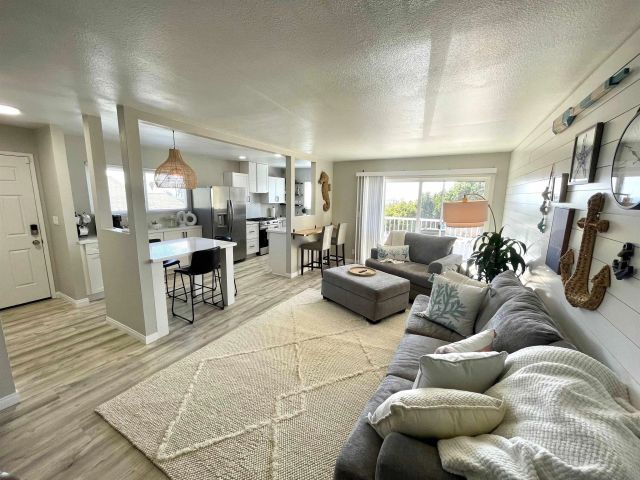 1959 Montgomery Ave., Cardiff, CA 92007