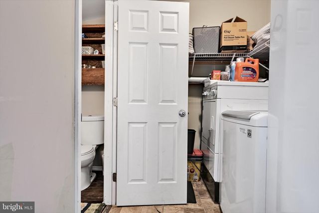 32 W PENN AVE, Wernersville, PA 19565