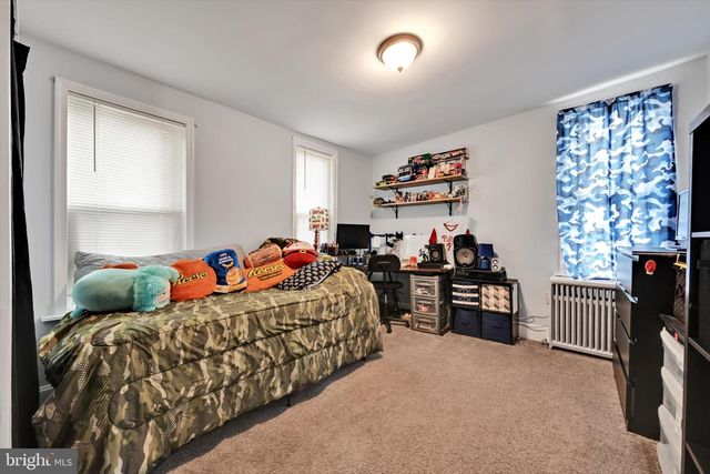 32 W PENN AVE, Wernersville, PA 19565