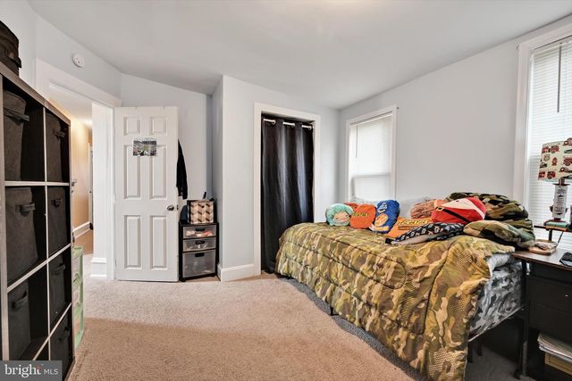 32 W PENN AVE, Wernersville, PA 19565