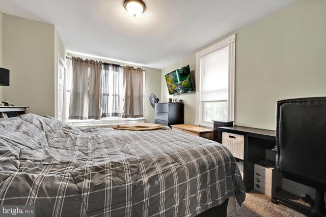 32 W PENN AVE, Wernersville, PA 19565