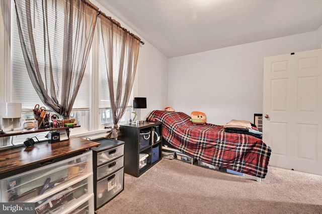 32 W PENN AVE, Wernersville, PA 19565