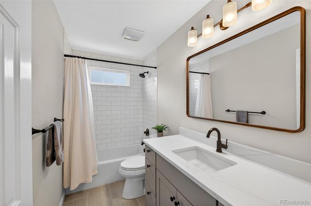 39 Buckthorn Drive, Littleton, CO 80127