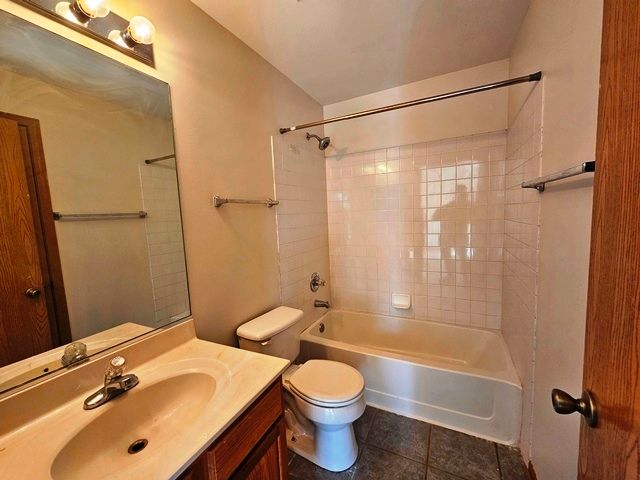 2212 Waterleaf Court 204, Naperville, IL 60564