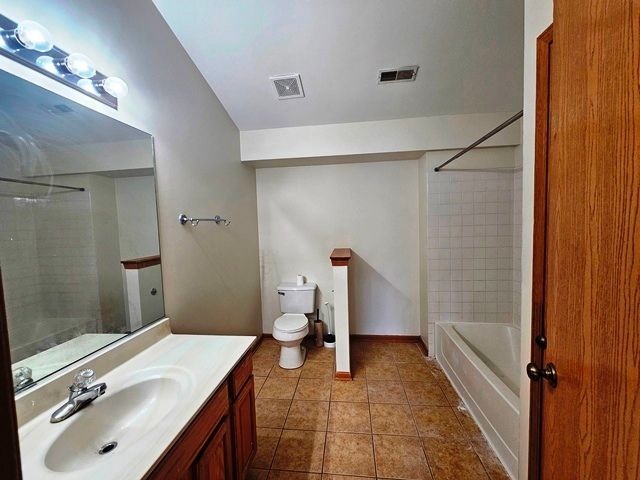 2212 Waterleaf Court 204, Naperville, IL 60564