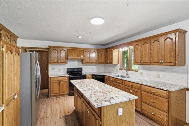 28005 S Belle Plain Road, Harrisonville, MO 64701