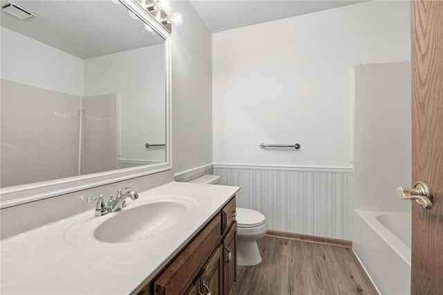 28005 S Belle Plain Road, Harrisonville, MO 64701