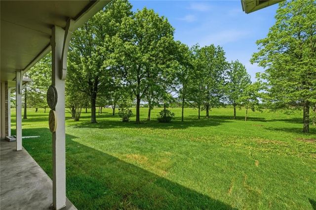 28005 S Belle Plain Road, Harrisonville, MO 64701