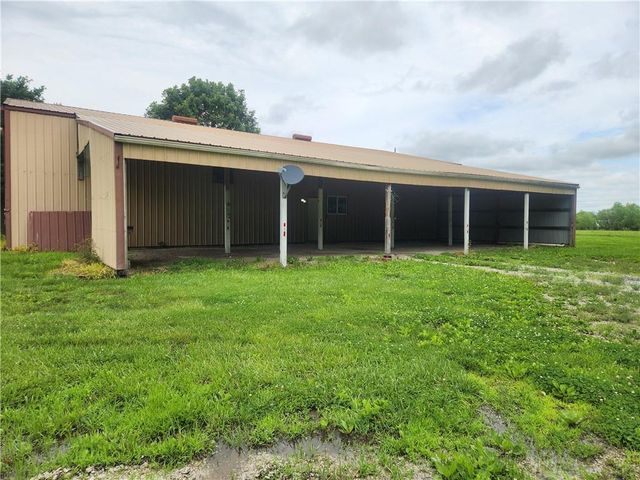 28005 S Belle Plain Road, Harrisonville, MO 64701
