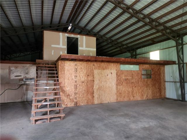 28005 S Belle Plain Road, Harrisonville, MO 64701