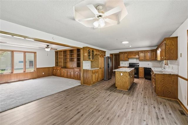 28005 S Belle Plain Road, Harrisonville, MO 64701