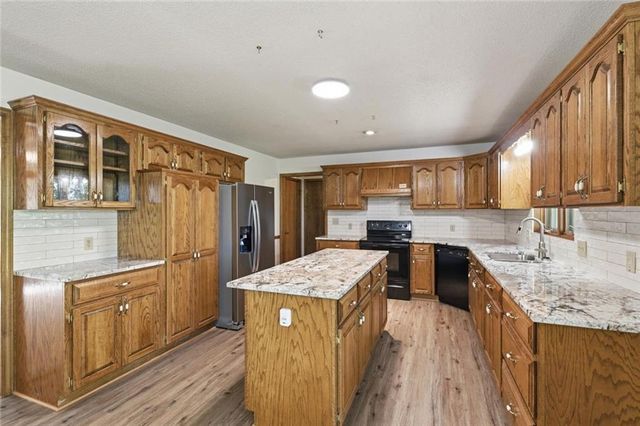28005 S Belle Plain Road, Harrisonville, MO 64701