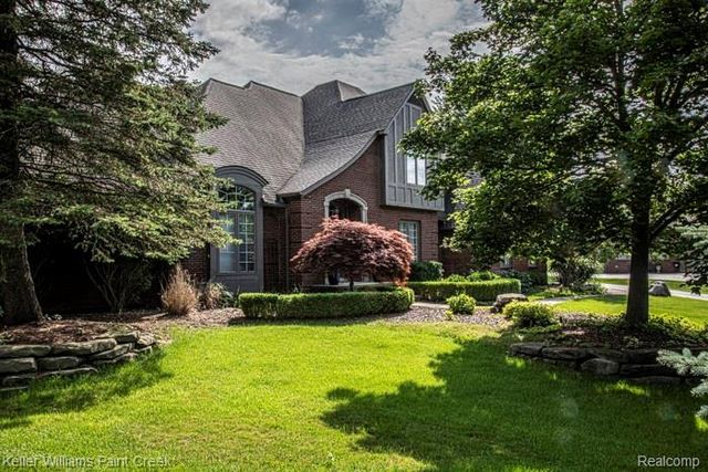 4853 Goodison Place Drive, Rochester, MI 48306