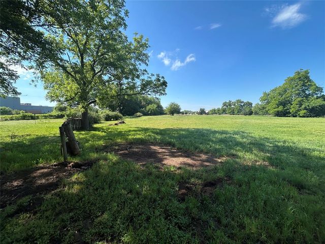 1600 E Imhoff Road, Norman, OK 73071