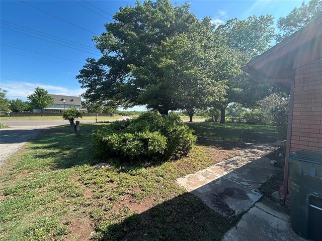 1600 E Imhoff Road, Norman, OK 73071