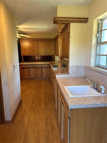 1600 E Imhoff Road, Norman, OK 73071