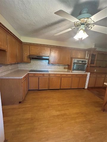 1600 E Imhoff Road, Norman, OK 73071
