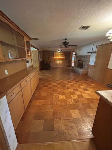 1600 E Imhoff Road, Norman, OK 73071
