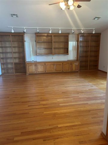 1600 E Imhoff Road, Norman, OK 73071