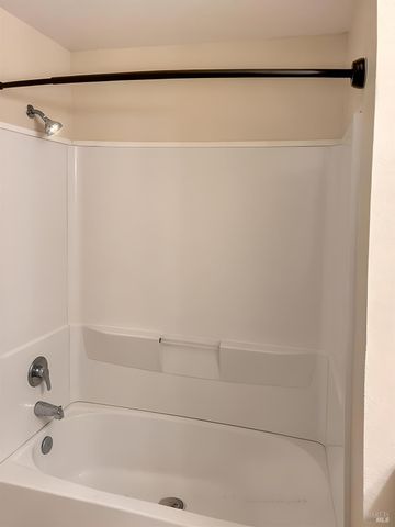 1022 Ruth Pl, Santa Rosa, CA 95401