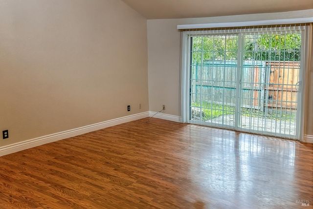 1022 Ruth Pl, Santa Rosa, CA 95401