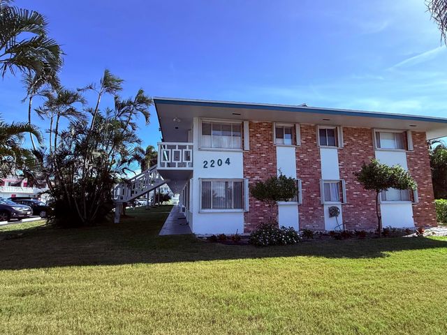 2204 Lake Osborne Drive 5, Lake Worth Beach, FL 33461